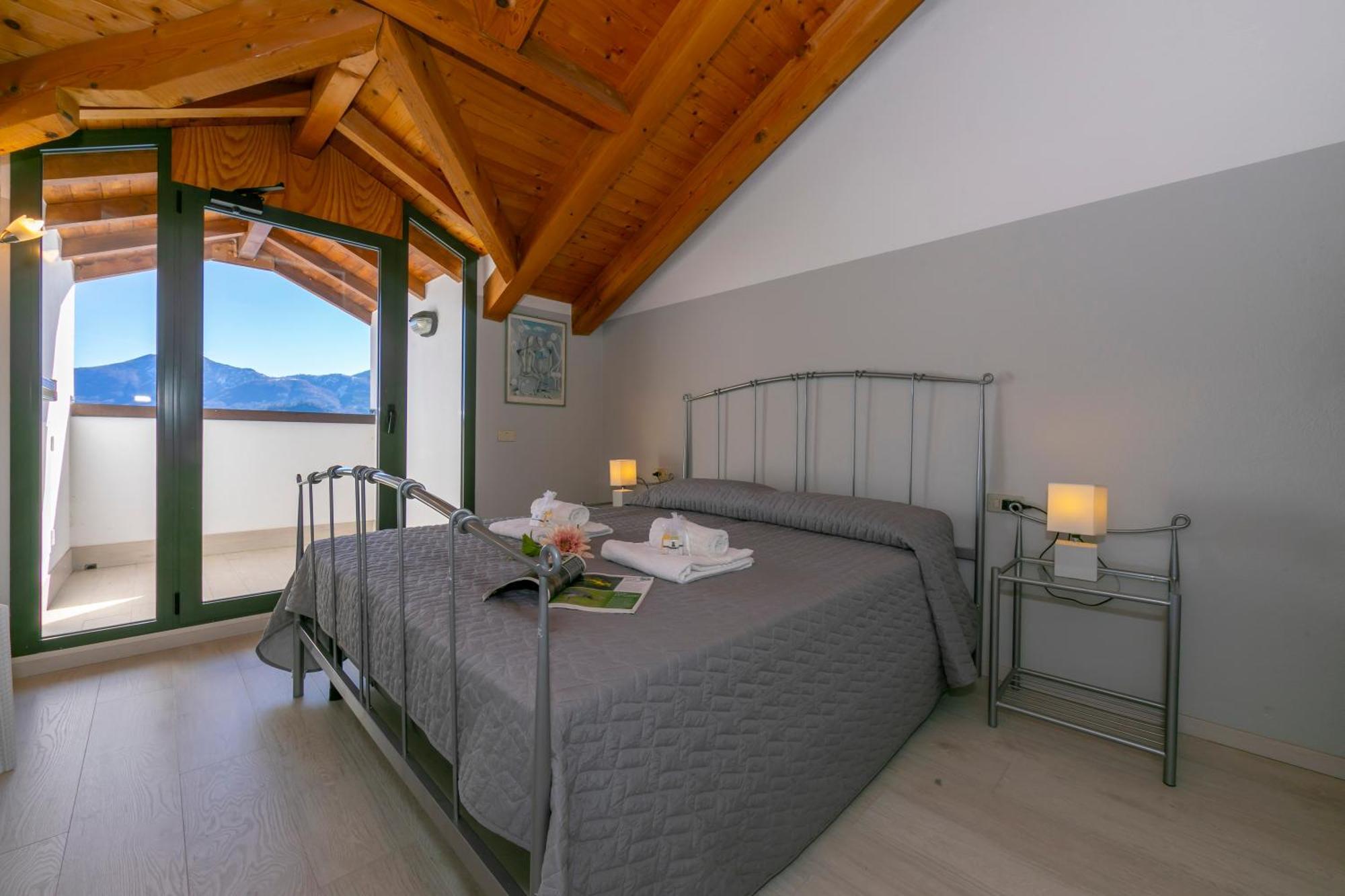 Blu Lake Apartment On Ghiffa Beach - Happy Rentals Екстер'єр фото