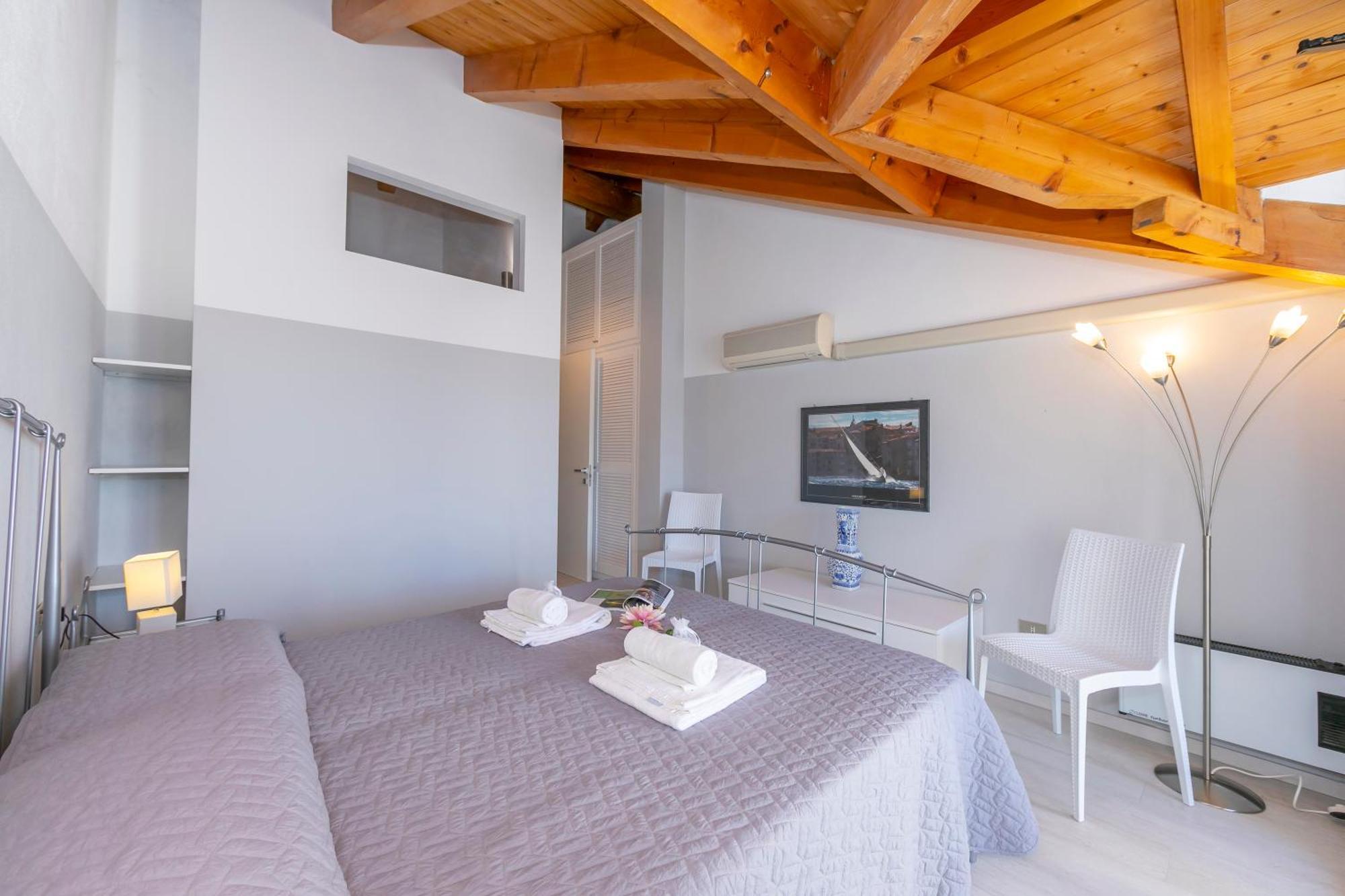 Blu Lake Apartment On Ghiffa Beach - Happy Rentals Екстер'єр фото